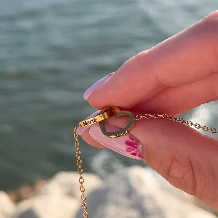 Colar Duplo Coração com Rosa Eterna