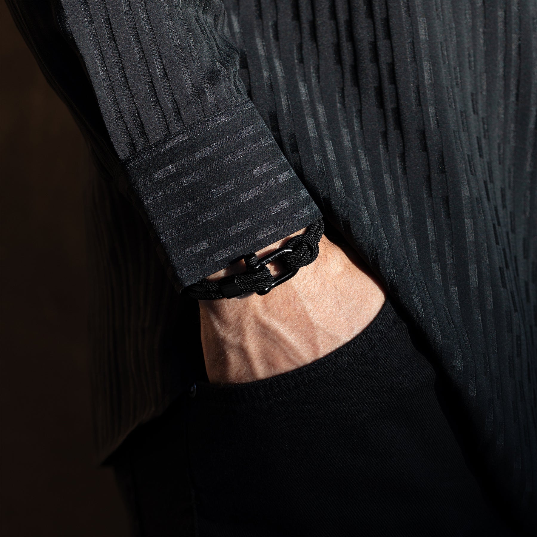 Alchor Platinum All Black