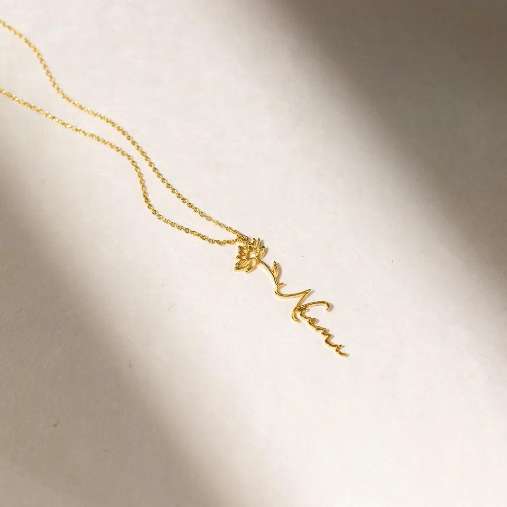 Colar Personalizado com Nome e Flor do Mês - Wulgor
