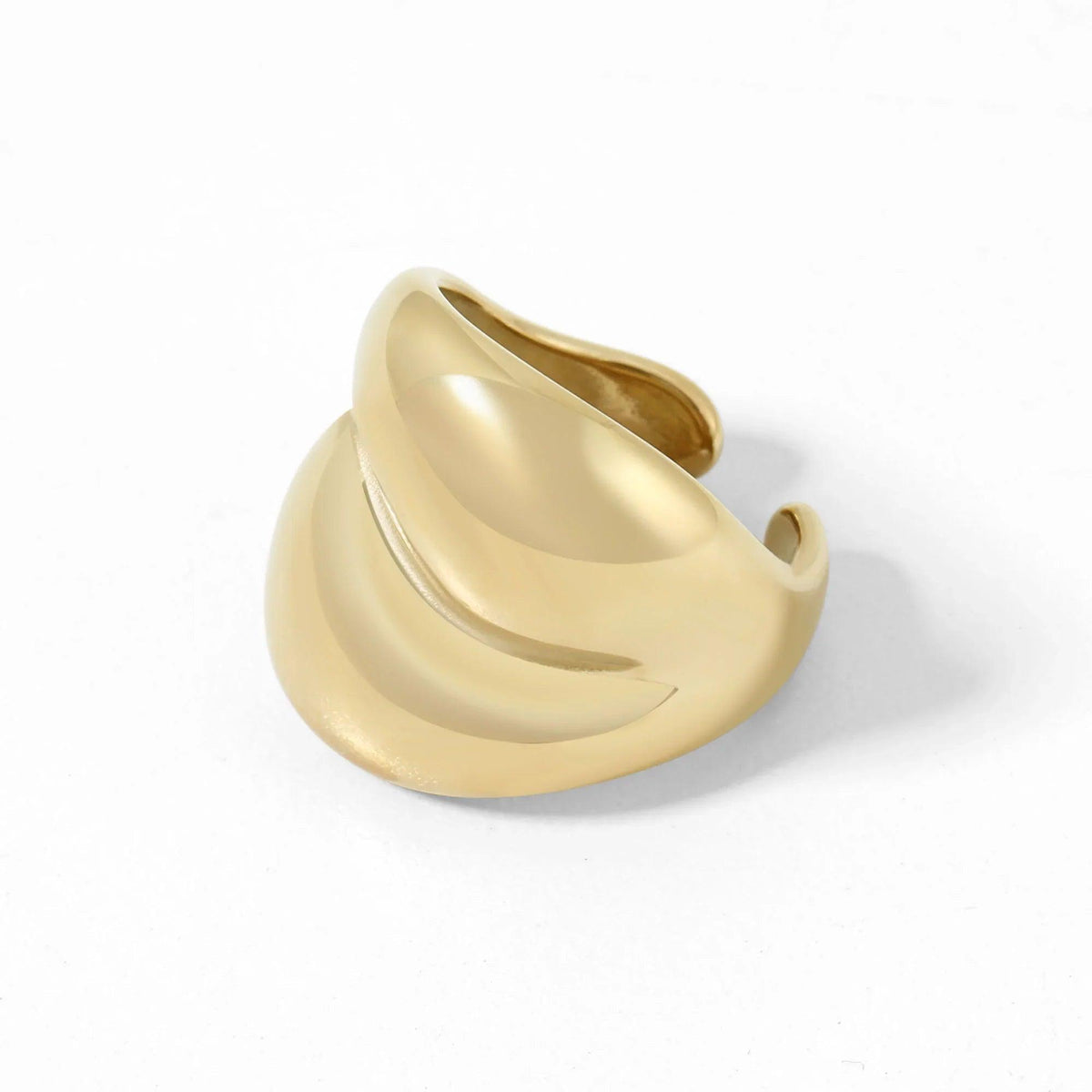 Anel crossover Dome da Wulgor, com design elegante de anel com curvas sobrepostas e acabamento em metal brilhante.