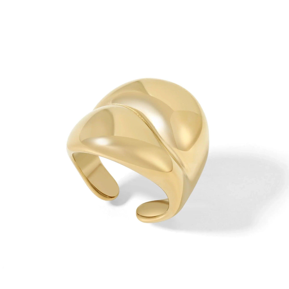 Anel crossover Dome da Wulgor, anel de metal com design entrelaçado e acabamento dourado, exibido em close-up.