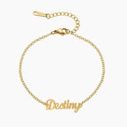 Pulseira anklet personalizada com nome em prata da marca Wulgor, com detalhes delicados e acabamento elegante.