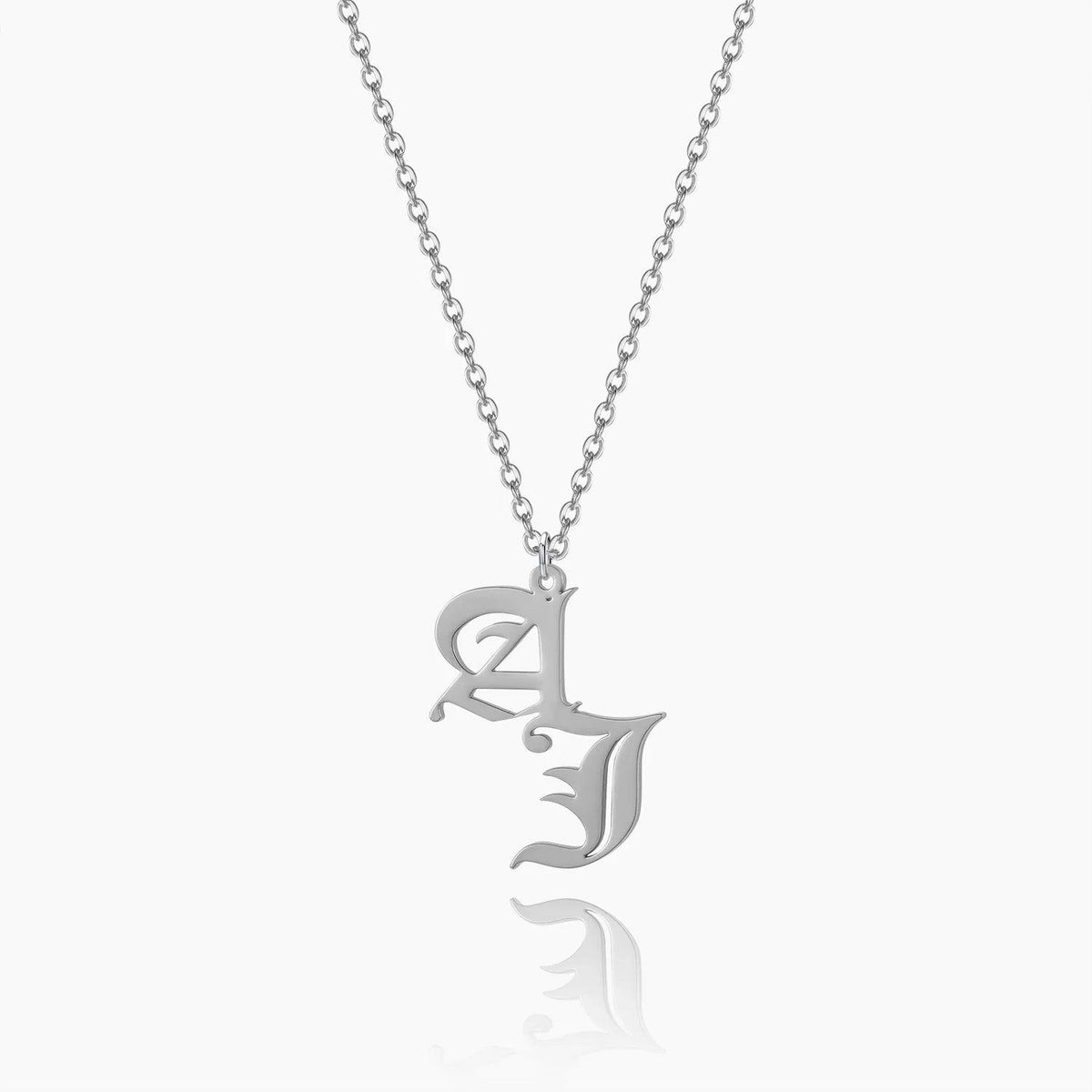 Colar gótico de duas letras da Wulgor, em estilo alternativo com design de letras em detalhe escuro e estilo único.