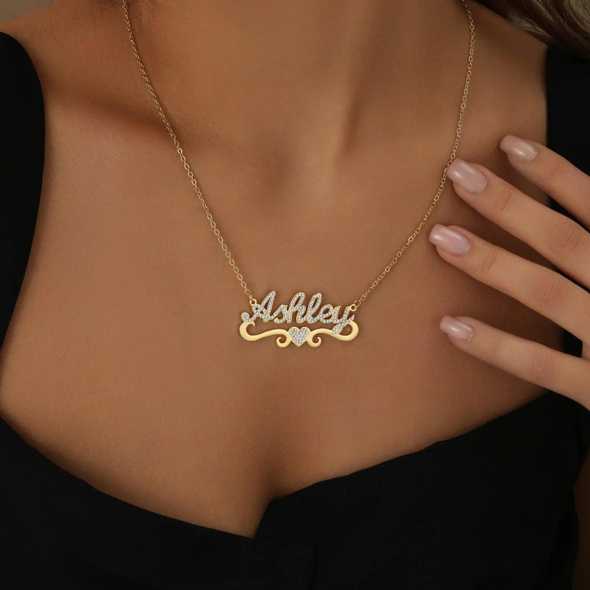 Colar Personalizado com Nome e Coração Cravejado - Wulgor
