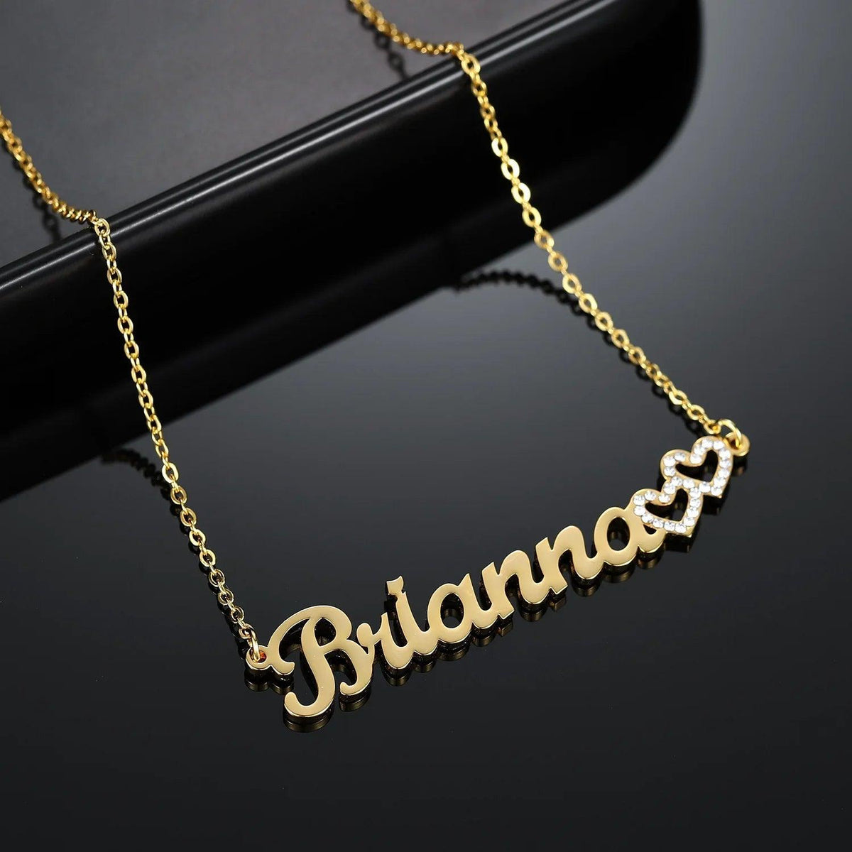 Colar Personalizado com Nome e Corações Cravejados - Wulgor